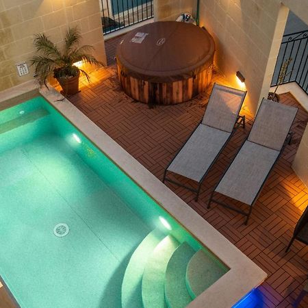 Narcisa - Luxury 3Br Traditional House With Pool, Cinema & Hot Tub Xaghra Bagian luar foto
