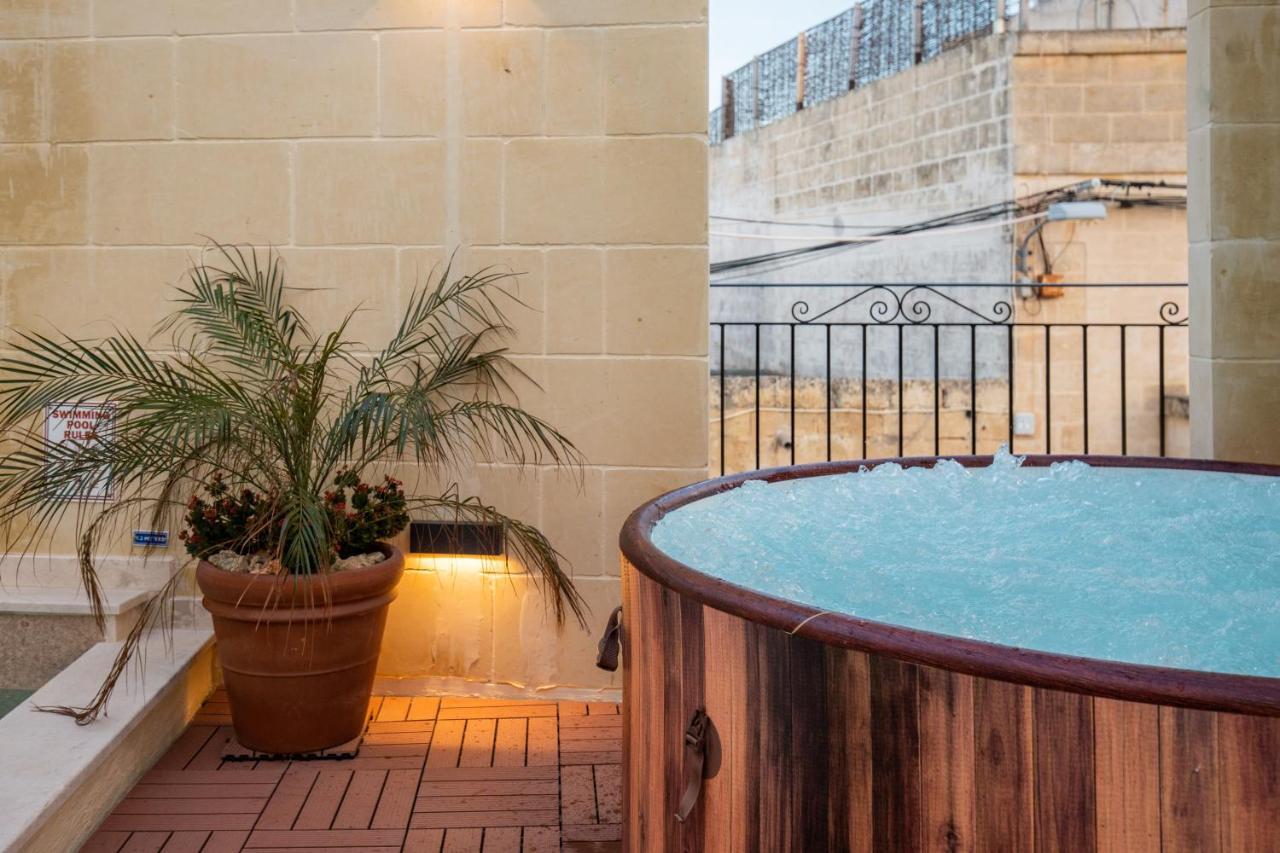 Narcisa - Luxury 3Br Traditional House With Pool, Cinema & Hot Tub Xaghra Bagian luar foto