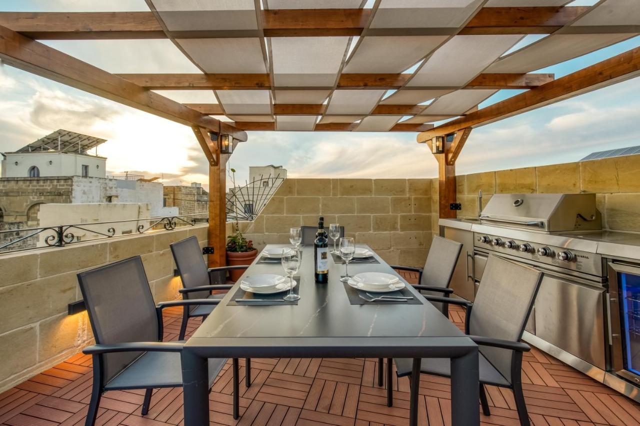 Narcisa - Luxury 3Br Traditional House With Pool, Cinema & Hot Tub Xaghra Bagian luar foto