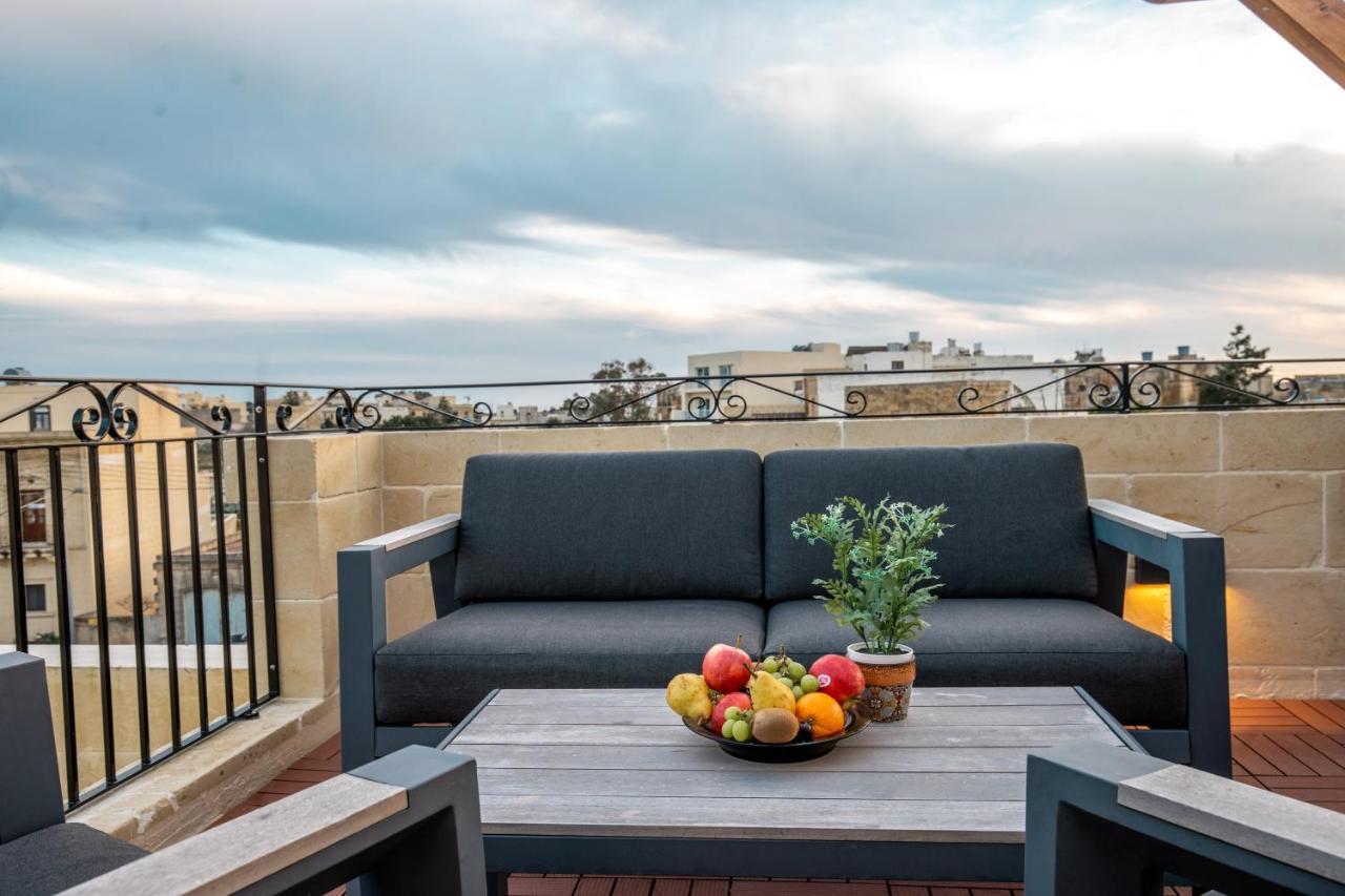 Narcisa - Luxury 3Br Traditional House With Pool, Cinema & Hot Tub Xaghra Bagian luar foto