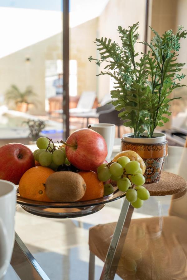 Narcisa - Luxury 3Br Traditional House With Pool, Cinema & Hot Tub Xaghra Bagian luar foto
