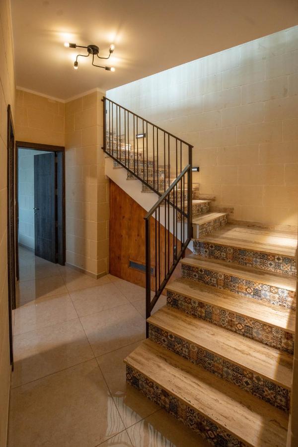 Narcisa - Luxury 3Br Traditional House With Pool, Cinema & Hot Tub Xaghra Bagian luar foto