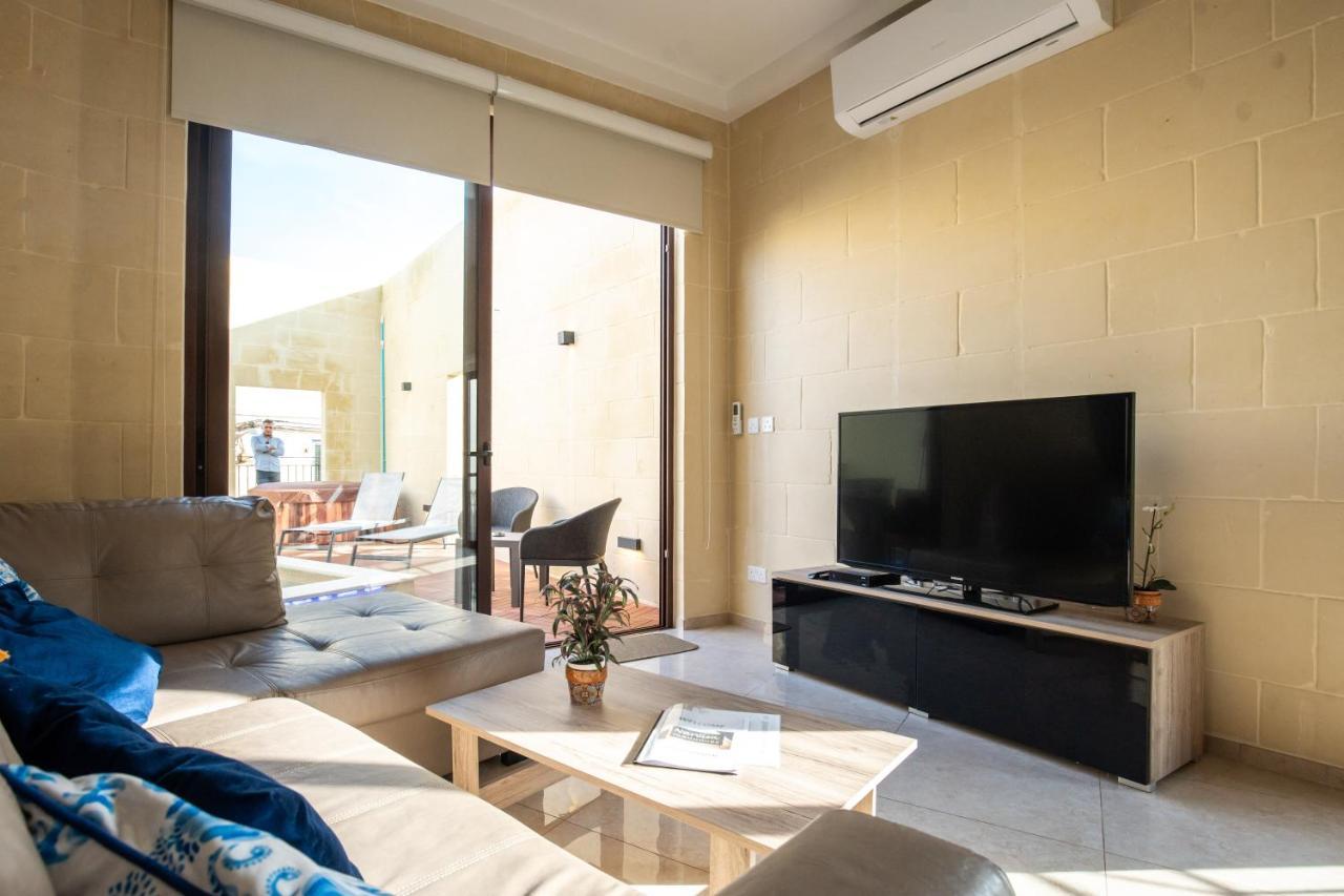 Narcisa - Luxury 3Br Traditional House With Pool, Cinema & Hot Tub Xaghra Bagian luar foto