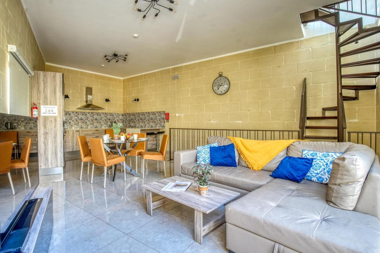 Narcisa - Luxury 3Br Traditional House With Pool, Cinema & Hot Tub Xaghra Bagian luar foto